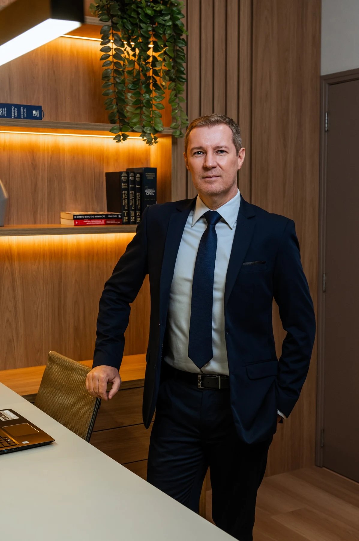 Dr. Emerson Guedini